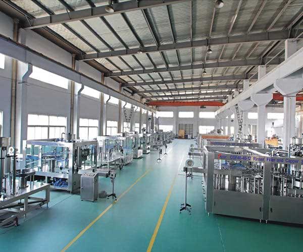 Robotic palletizing machine for industrial production lines